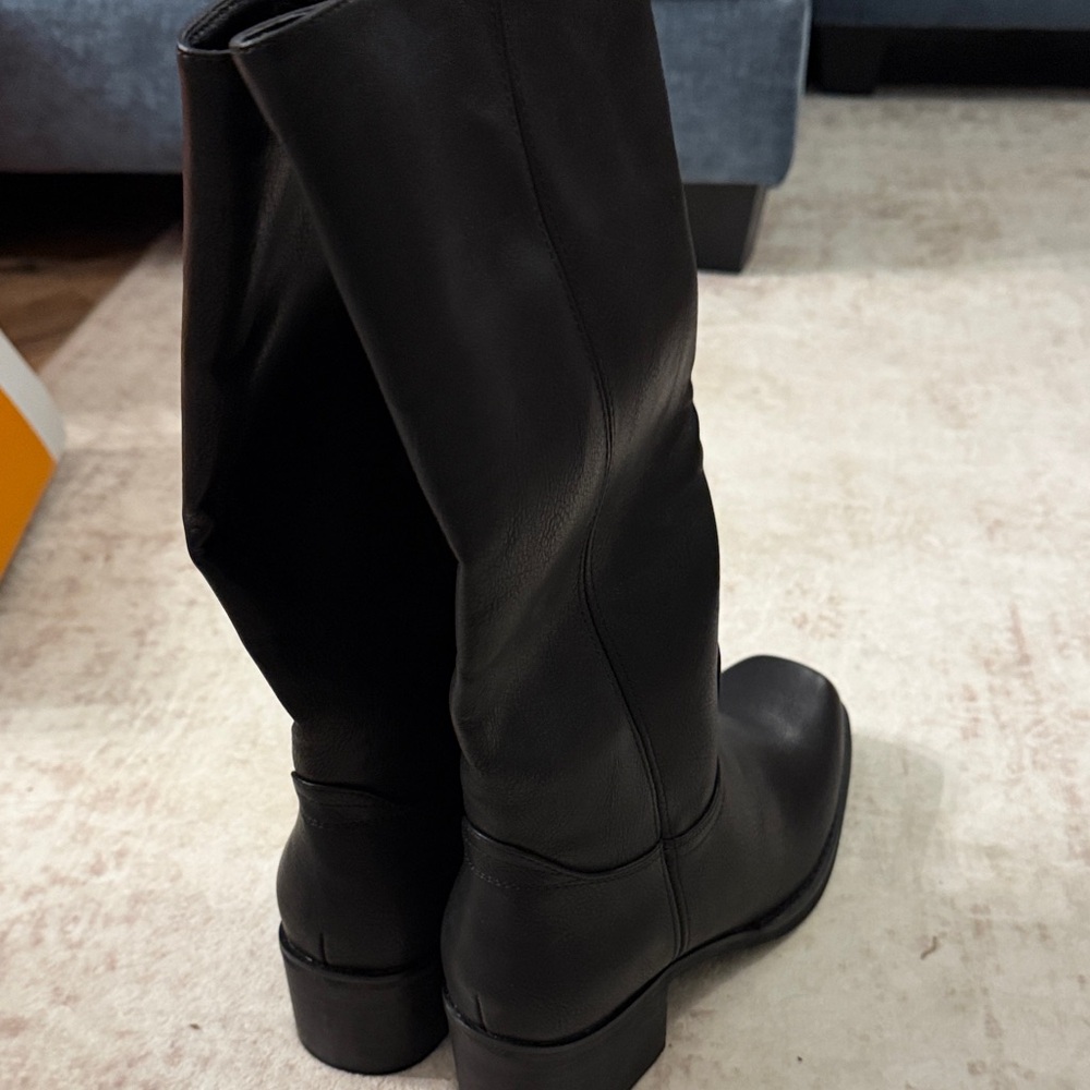 Elegant Black Heeled Boots for Women - Picture 3 of 6